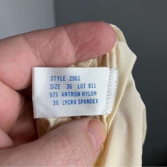 Vintage wonder maid strapless slip gown no cling USA union‎ made size 36 - Picture 7 of 7